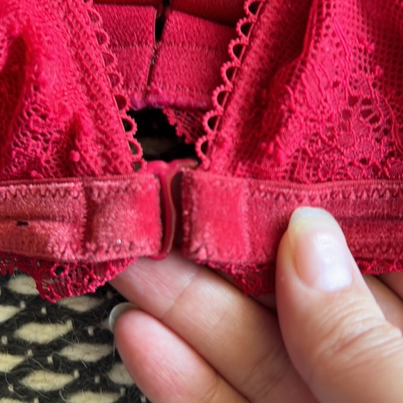 Set of 2 Victoria’s Secret Bralettes - Picture 3 of 13